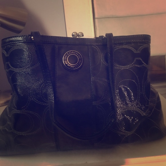 AUTHENTIC COACH PURSE - Picture 2 of 4